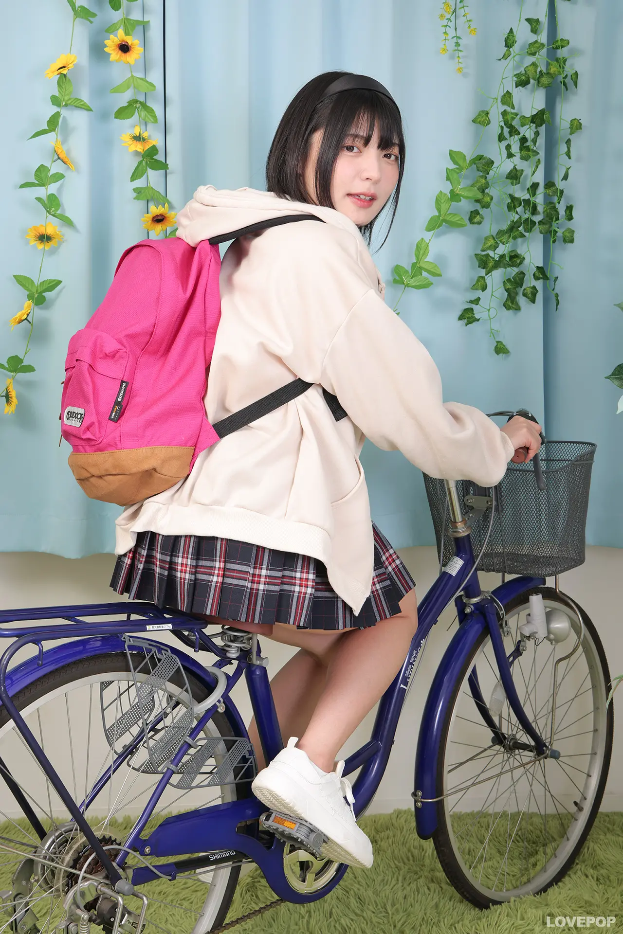 虹村ゆみ-ラブポップ-制服-新着パンチラ-202601-1