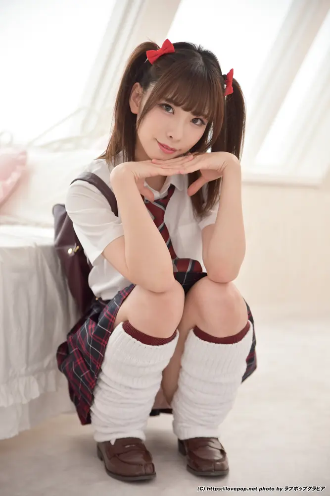 misaco-ラブポップ-制服-パンチラ-2