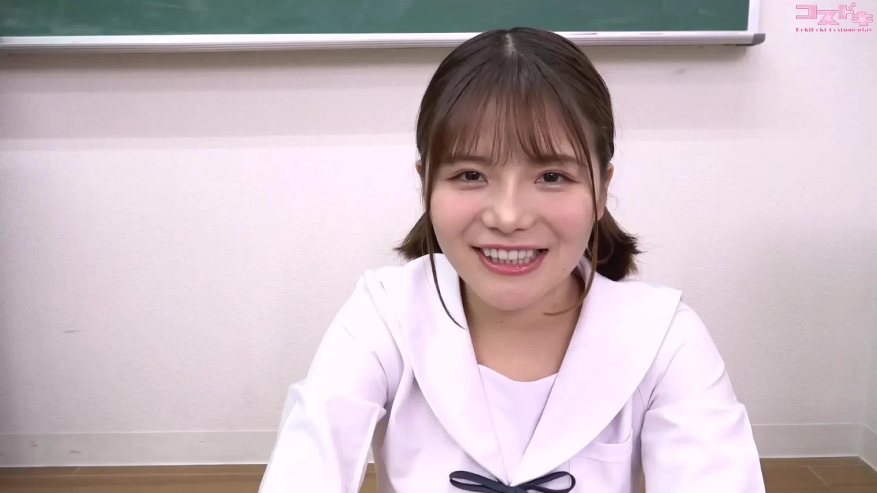 七堂蓮未-コスドキ-制服-パンチラ-1