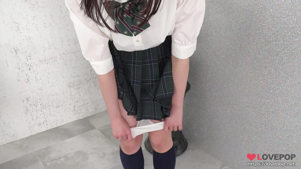 二葉エマ-ラブポップ-ローアングル-パンチラ-8