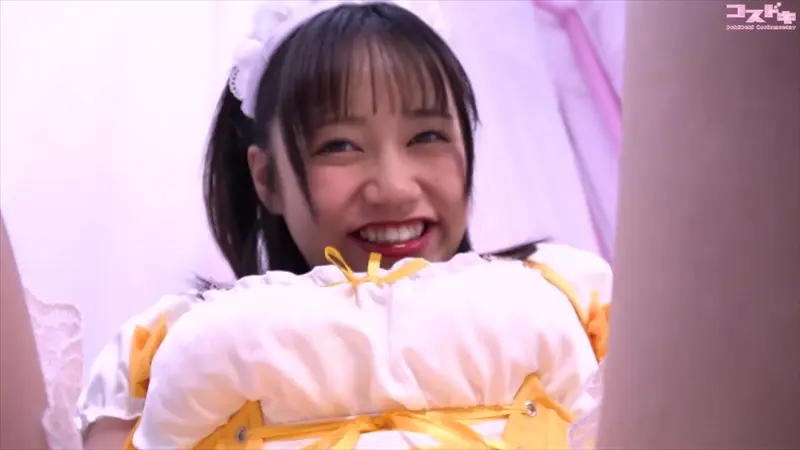 仲川そら-コスドキ-メイド-パンチラ-1