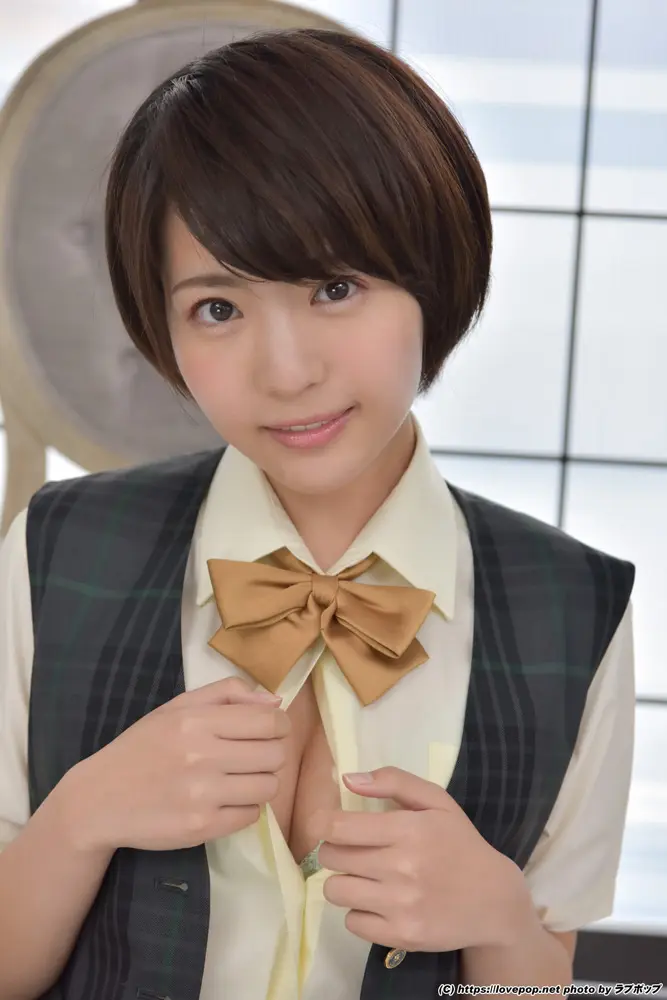 佐々木萌香-ラブポップ-メガネ-パンティ3