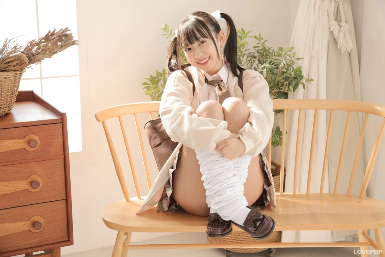 入間ゆい-ラブポップ-制服-パンチラ-005-13