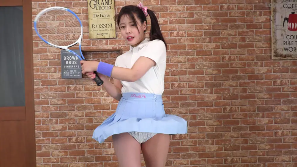 八木奈々-ラブポップ-ローアングル-パンチラ-1