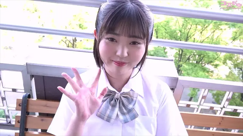 宮前はずき-コスドキ-ローアングル-パンチラ-1