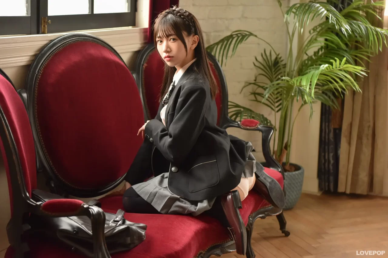 宮本なる-ラブポップ-ミニスカ-パンチラ-4