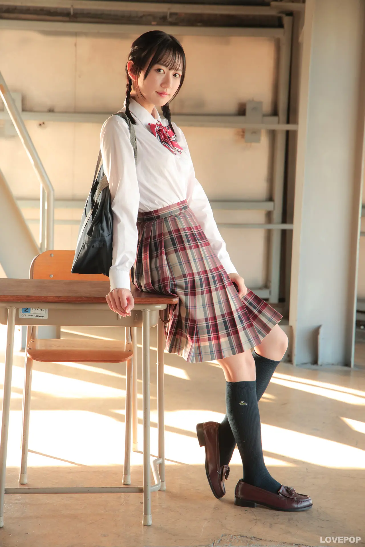 宮本なる-ラブポップ-制服-新着パンチラ-202601-1