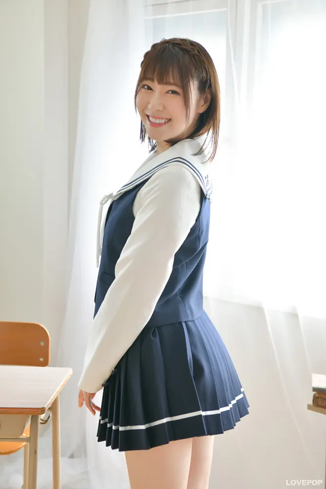 桜井紗稀-ラブポップ-ミニスカ-パンチラ-2