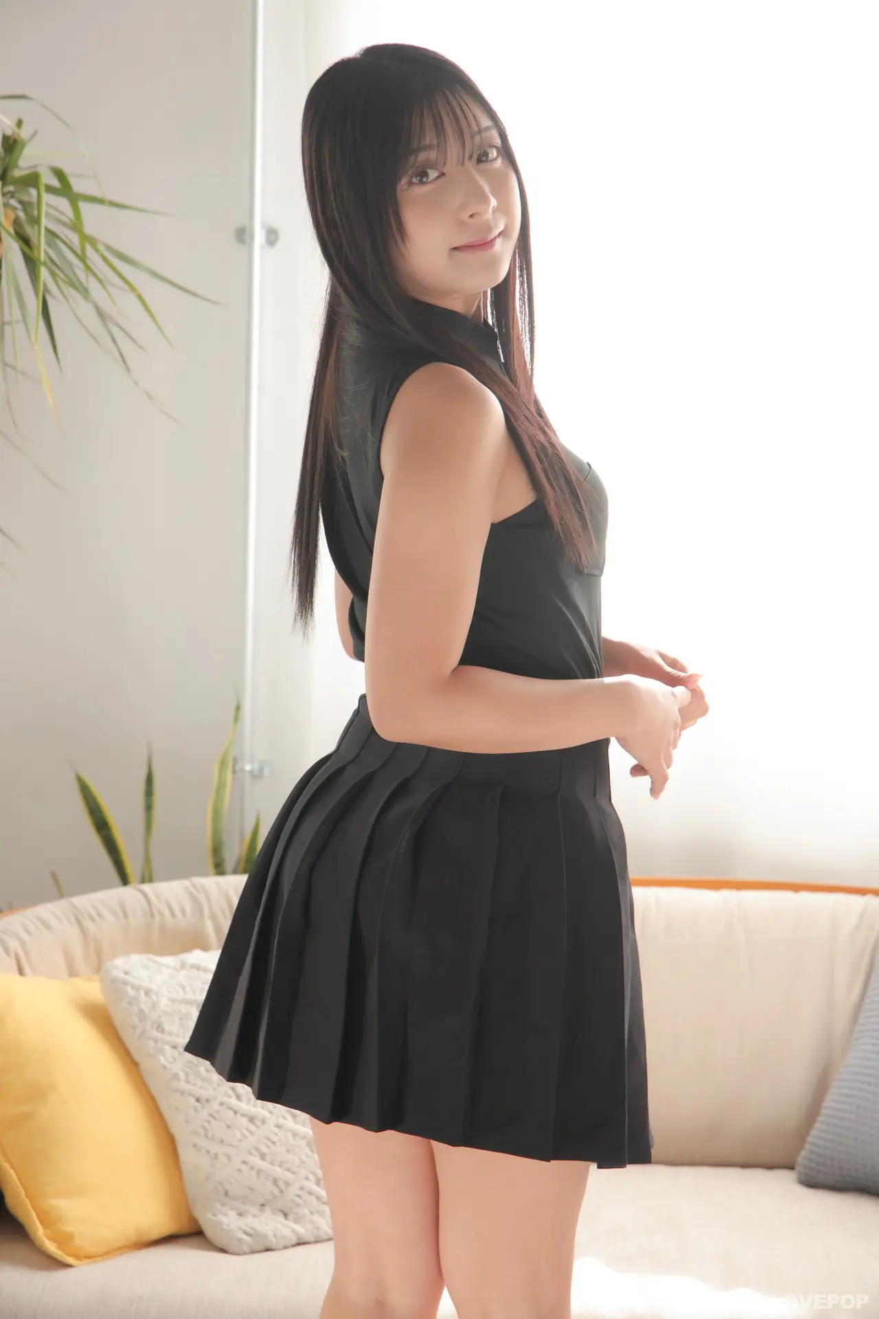 椚マイカ-ラブポップ-私服-パンチラ-2