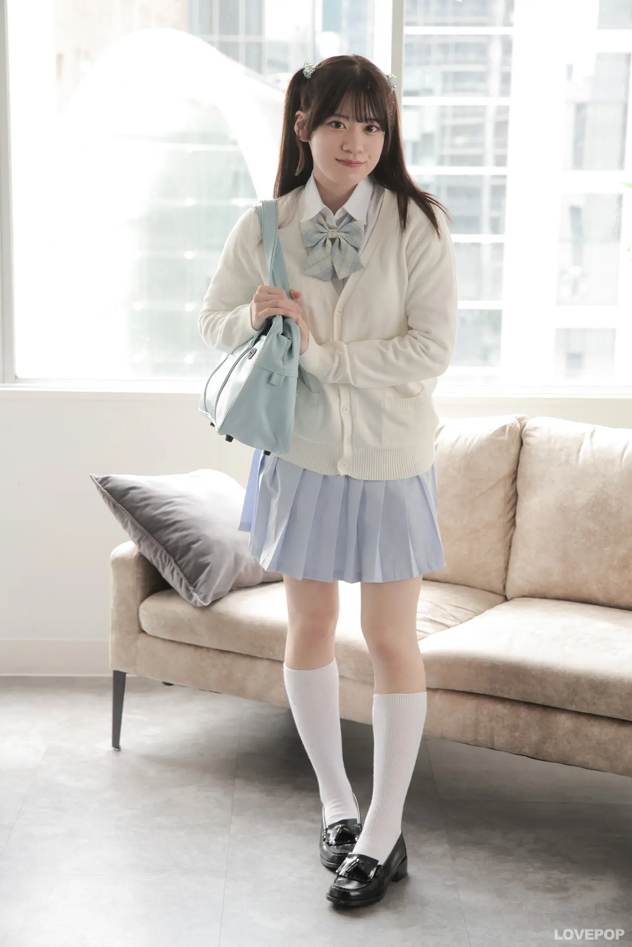 榎本みらの-ラブポップ-制服-パンチラ-1