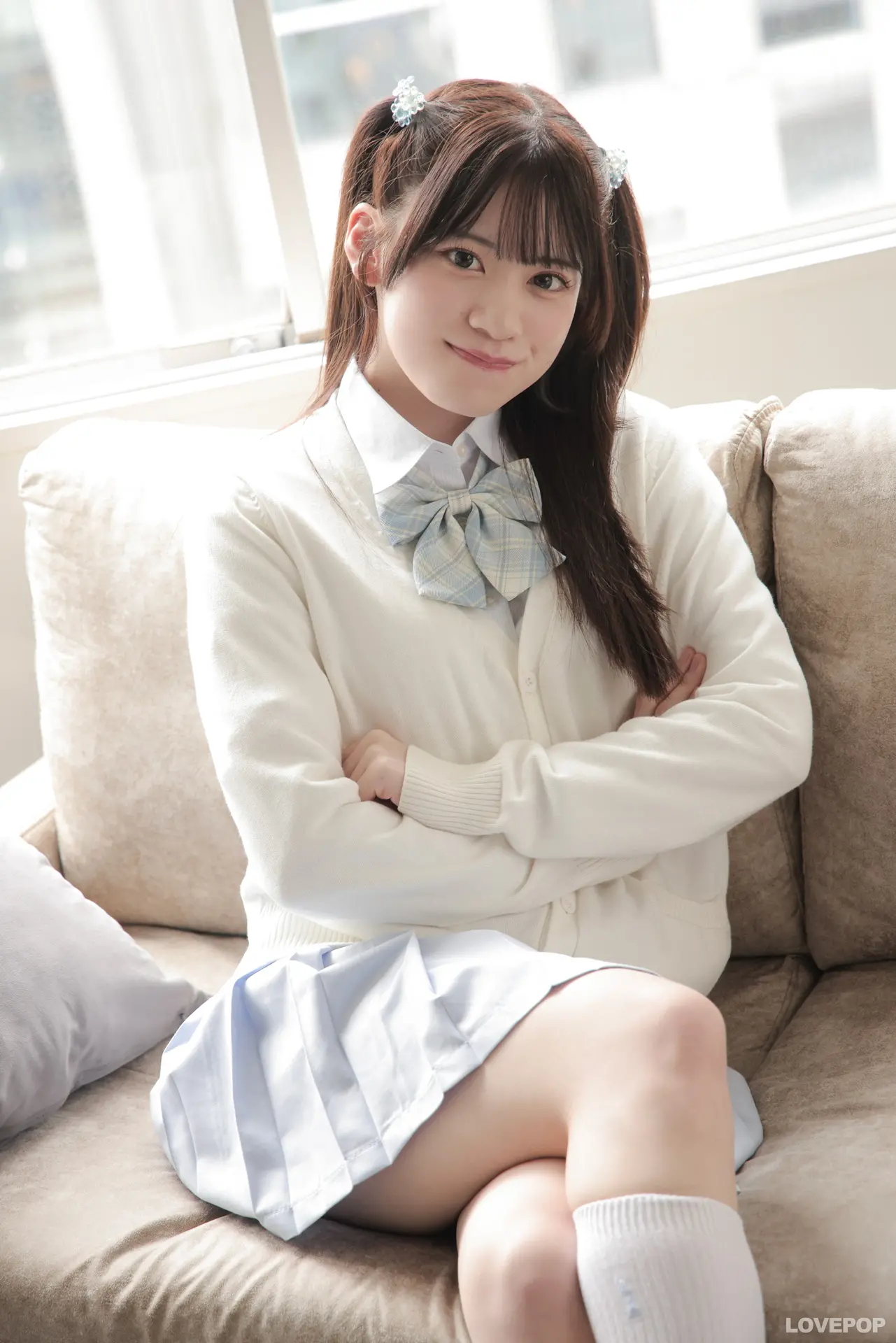 榎本みらの-ラブポップ-制服-パンチラ-2