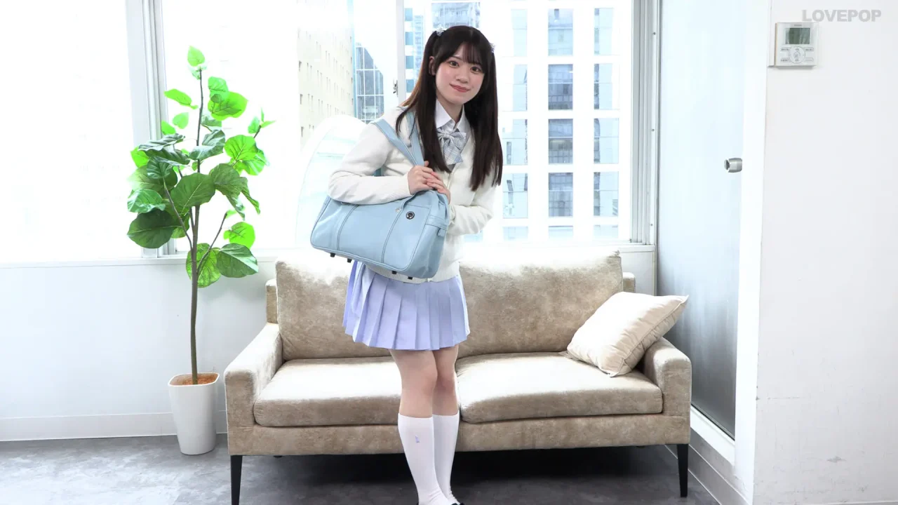 榎本みらの-ラブポップ-制服-パンチラ-6