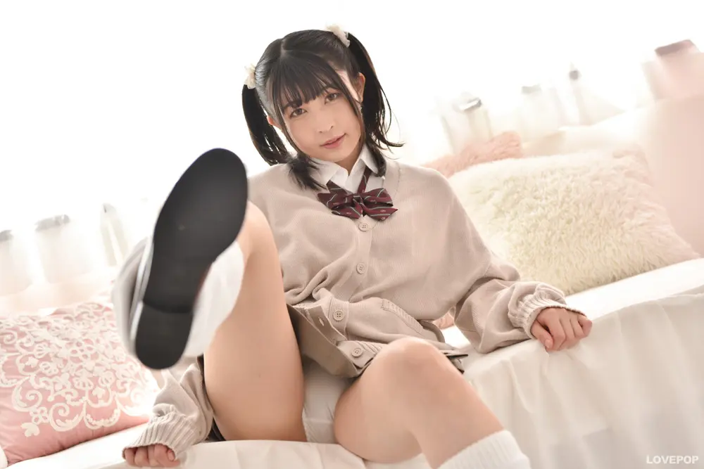 水那しおね-ラブポップ-ミニスカ-パンチラ2
