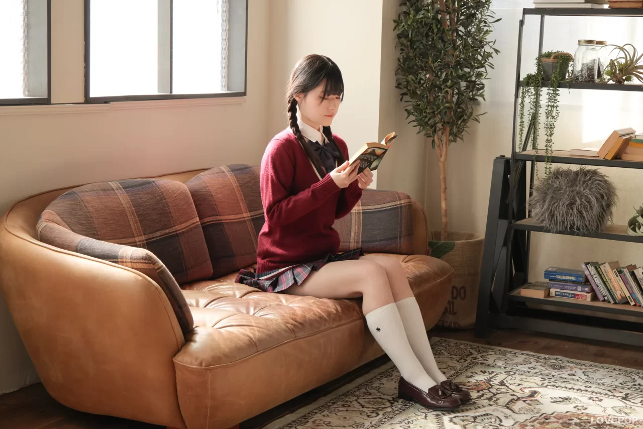 河合はるか-ラブポップ-制服-パンチラ-1