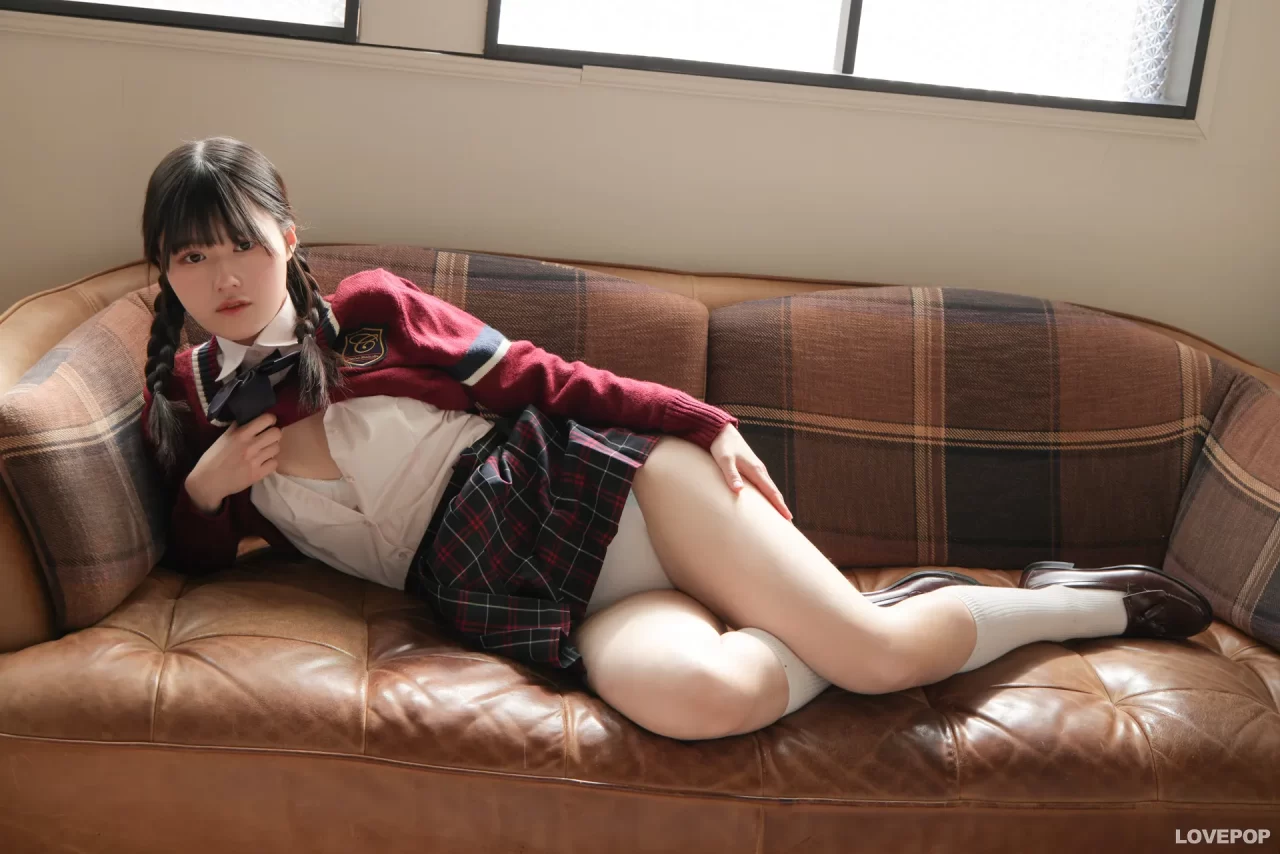 河合はるか-ラブポップ-制服-パンチラ-5