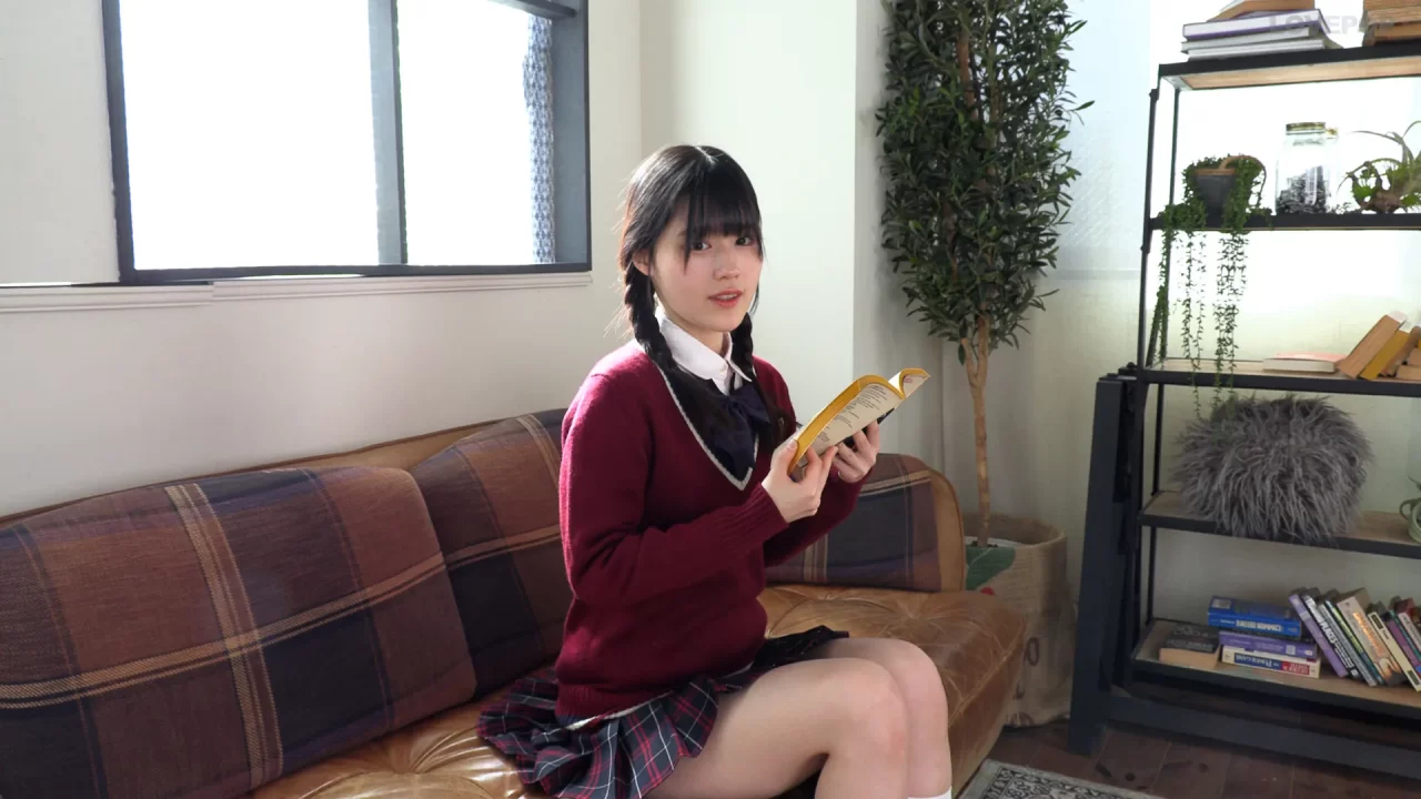 河合はるか-ラブポップ-制服-パンチラ-6