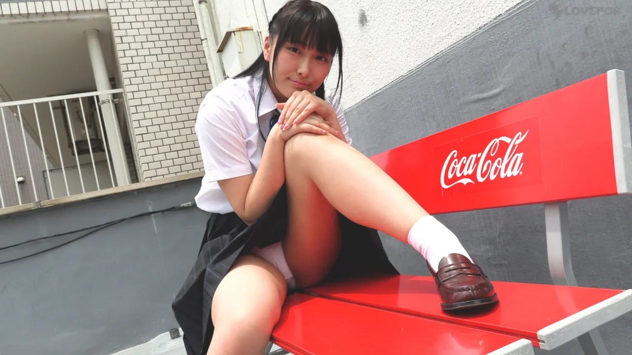 浅川まりな-ラブポップ-制服-パンチラ-11