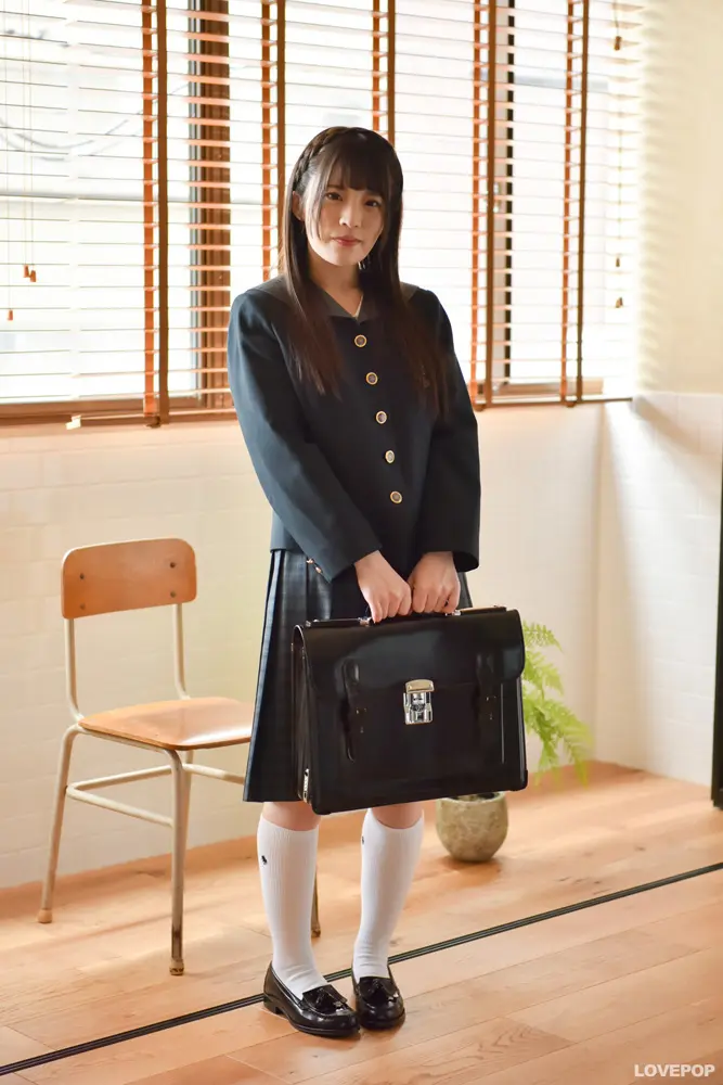 田中ぴあ-ラブポップ-ブレザー-パンチラ-1