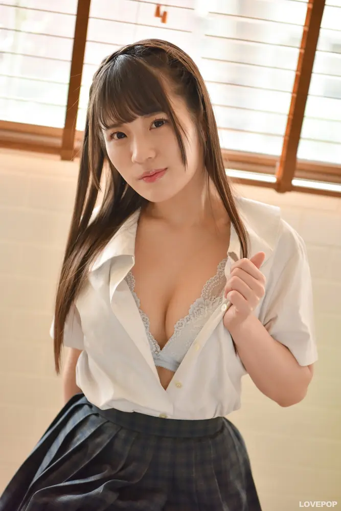 田中ぴあ-ラブポップ-ブレザー-パンチラ-4
