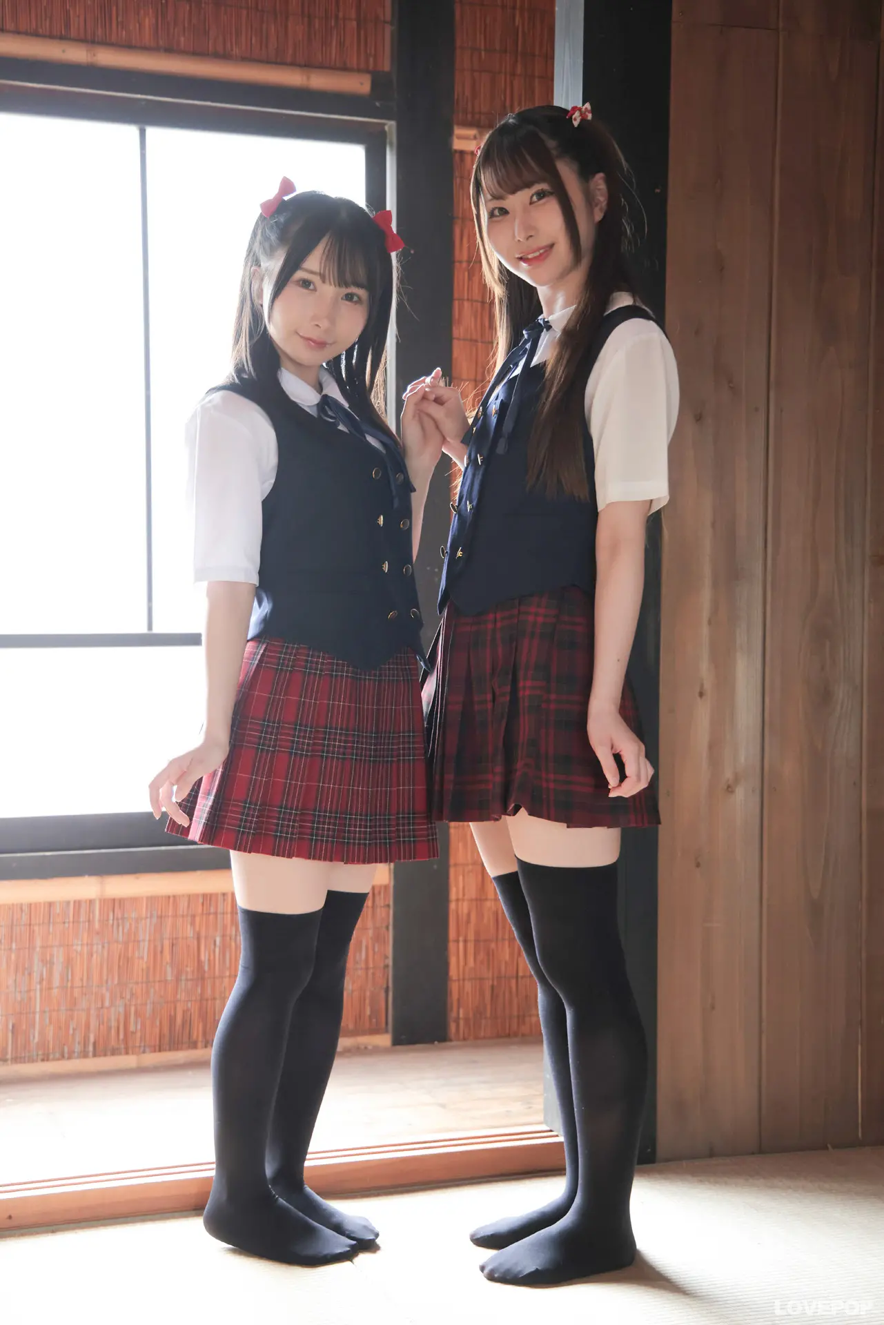由良かな-天美めあ-ラブポップ-制服-新着パンチラ-202508-1