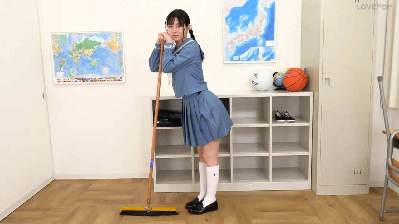 白岩冬萌-ラブポップ-制服-パンチラ-6