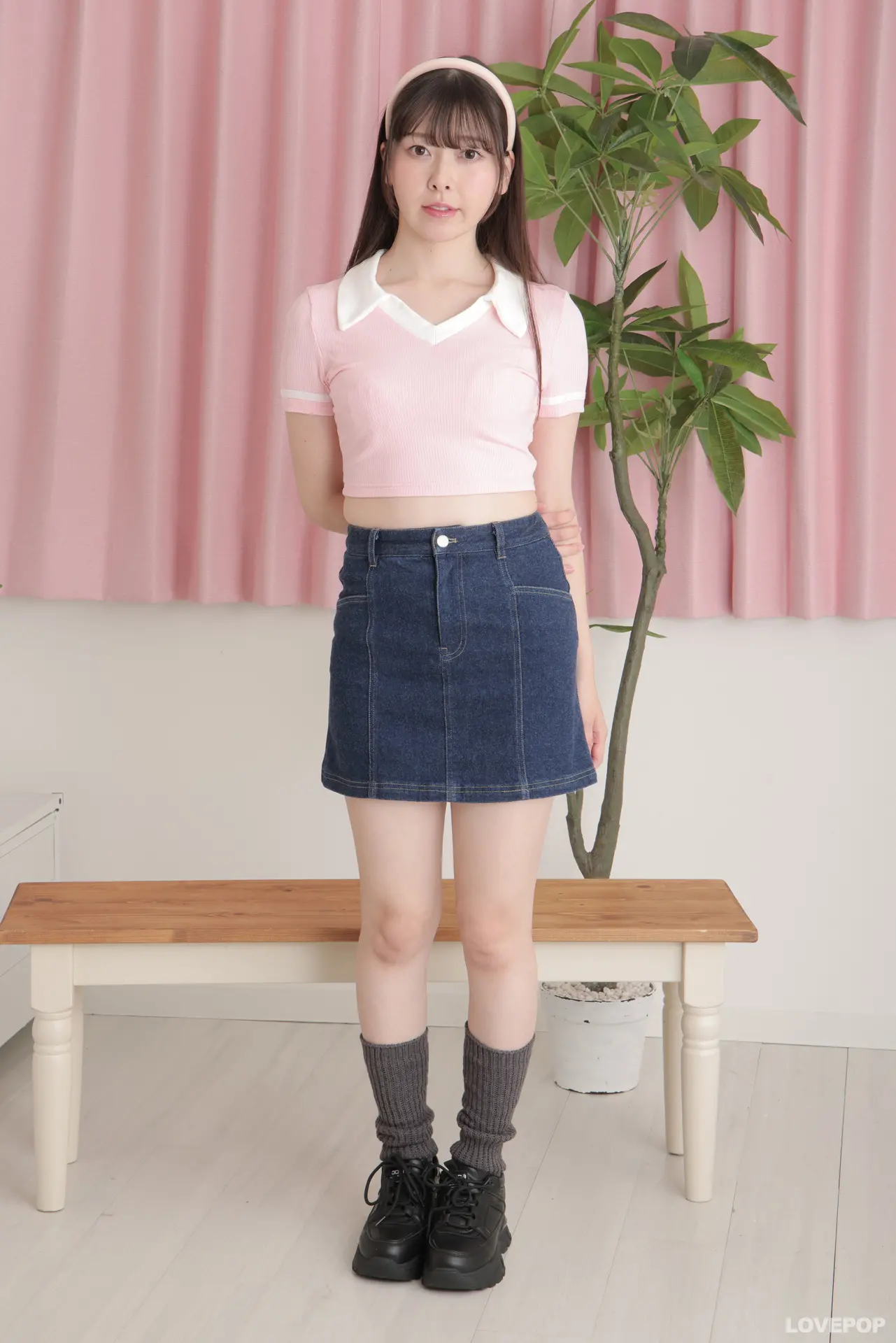 竹内美涼-ラブポップ-デニムミニスカ-パンチラまとめ-2