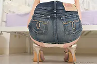 竹田まい-デジグラ-デニムミニスカ-パンチラ-3