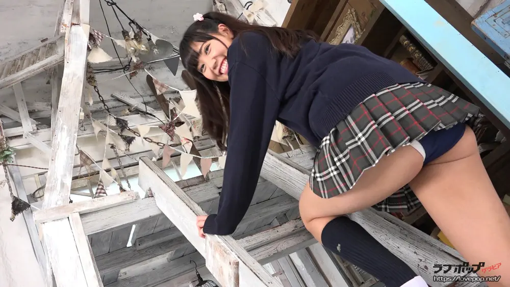 篠原冴美-ラブポップ-ミニスカ-パンチラ-10