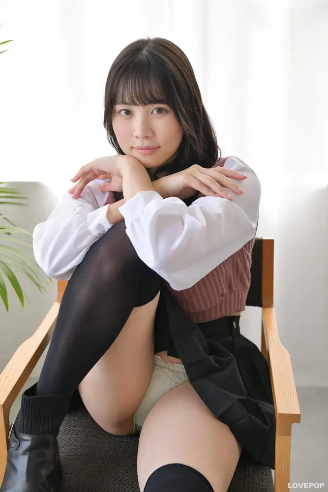 篠見星奈-ラブポップ-私服2-パンティ-2