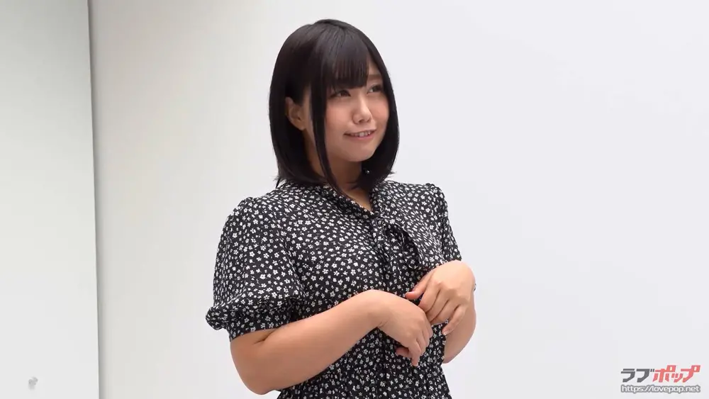 紬とろろ-ラブポップ-私服-パンチラ-7