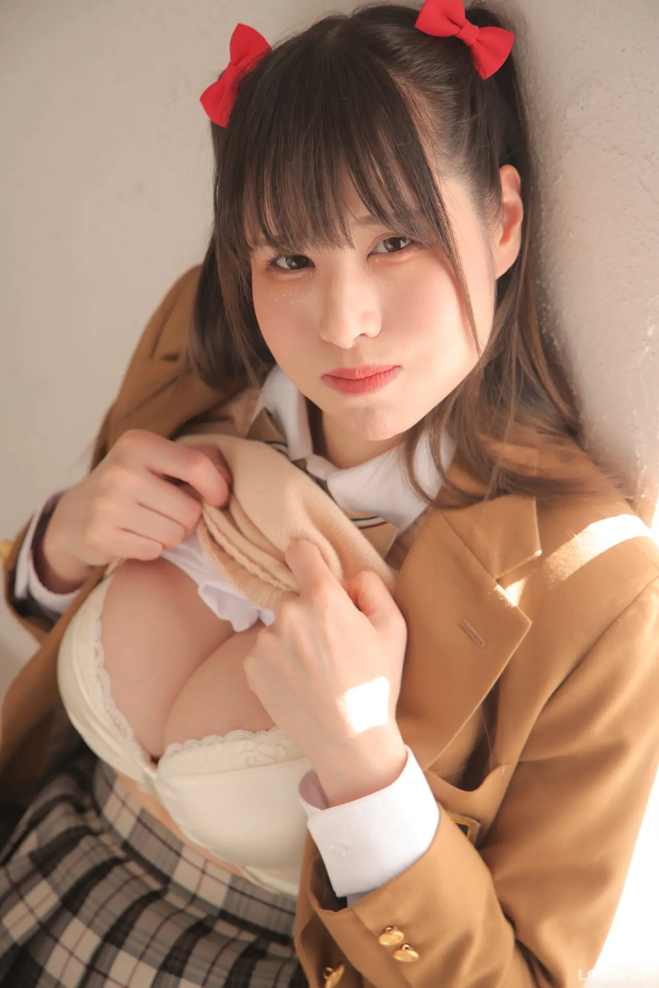 羽生ゆか-ラブポップ-ブレザー-パンチラ-5