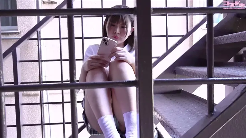 花々緒みき-コスドキ-ミニスカ-パンチラ-4