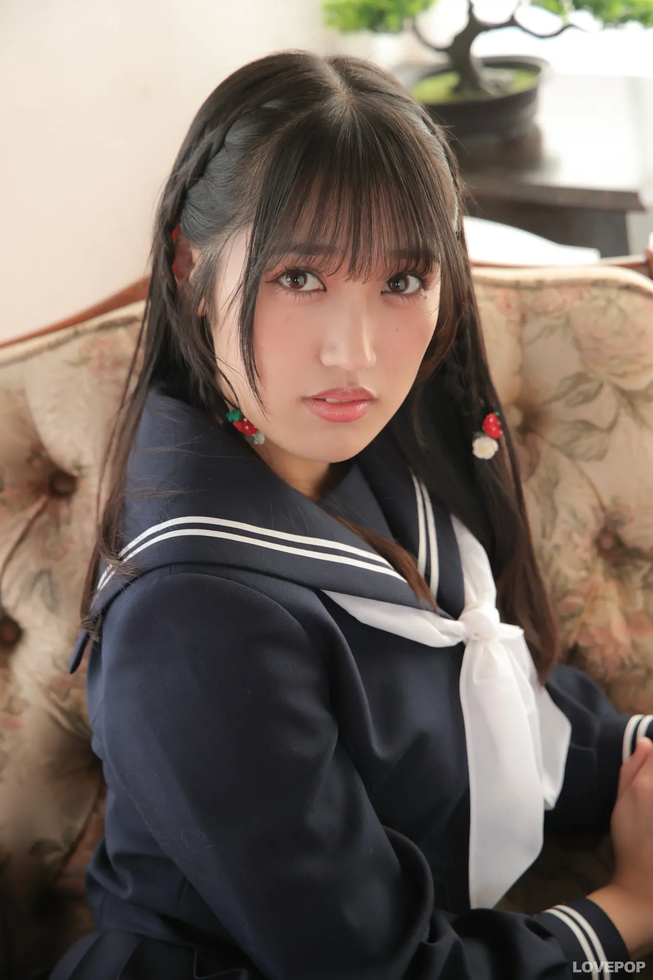 西緒りり-ラブポップ-セーラー服-パンチラ-4